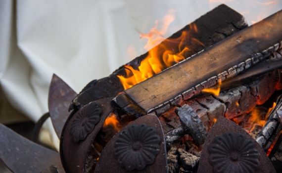 Не выбрасывайте уголь из мангала: 3 минуты — и готова термостойкая краска, которая выдерживает 600°C Не выбрасывайте уголь из мангала: 3 минуты — и готова термостойкая краска, которая выдерживает 600°C